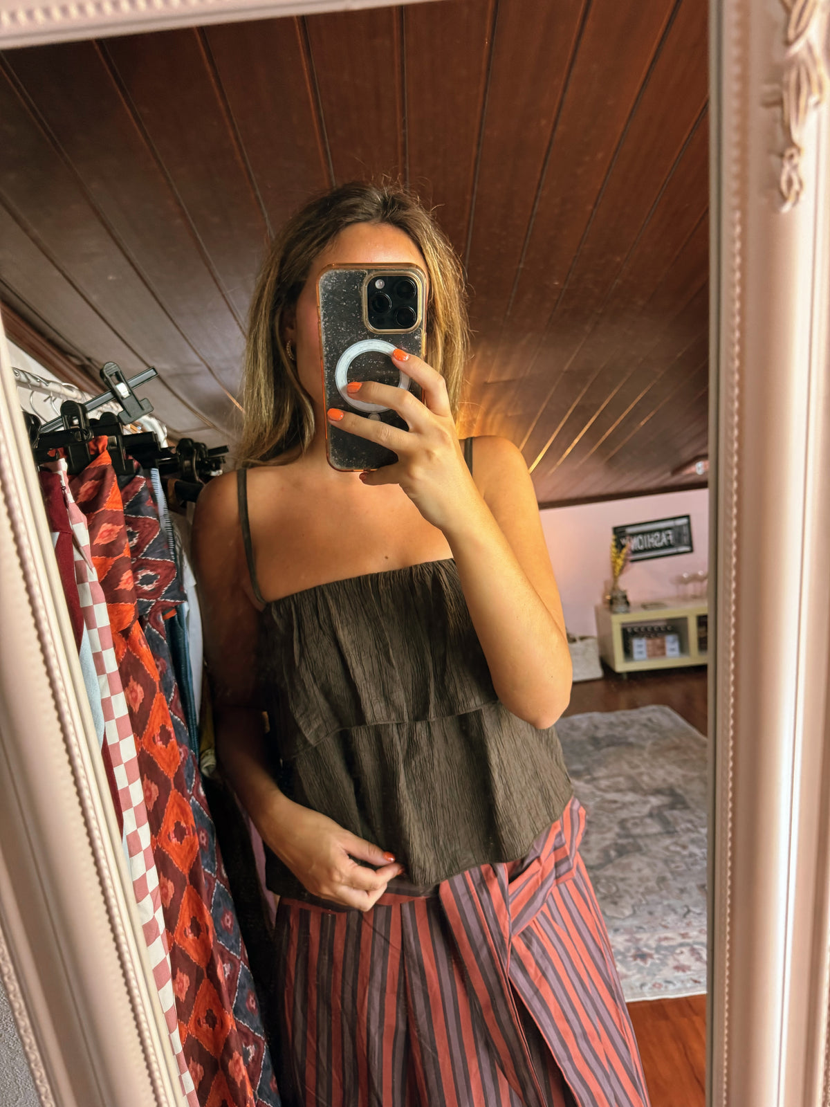 Top Folhos Castanho